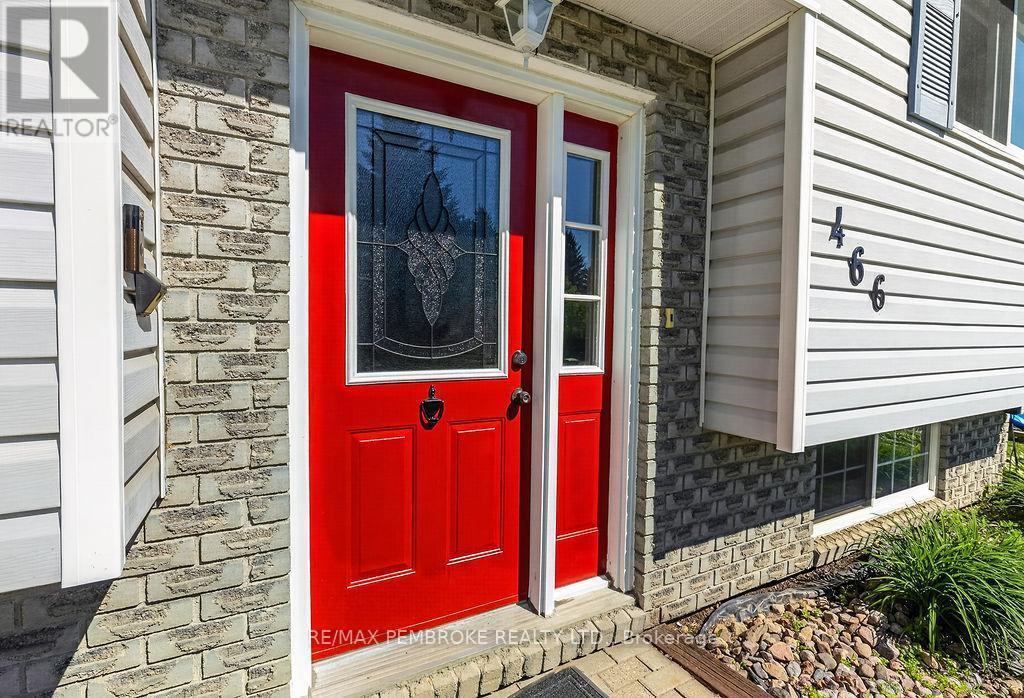 466 Gourley Avenue, Pembroke, ON