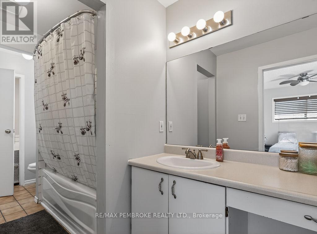 466 Gourley Avenue, Pembroke, ON