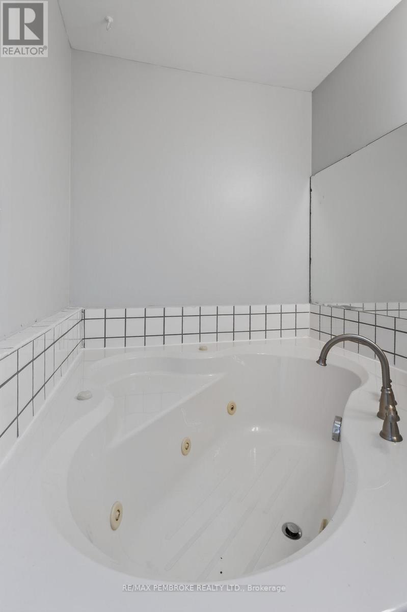 466 Gourley Avenue, Pembroke, ON