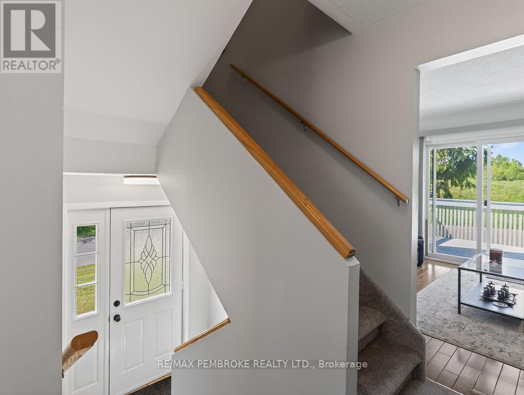 466 Gourley Avenue, Pembroke, ON