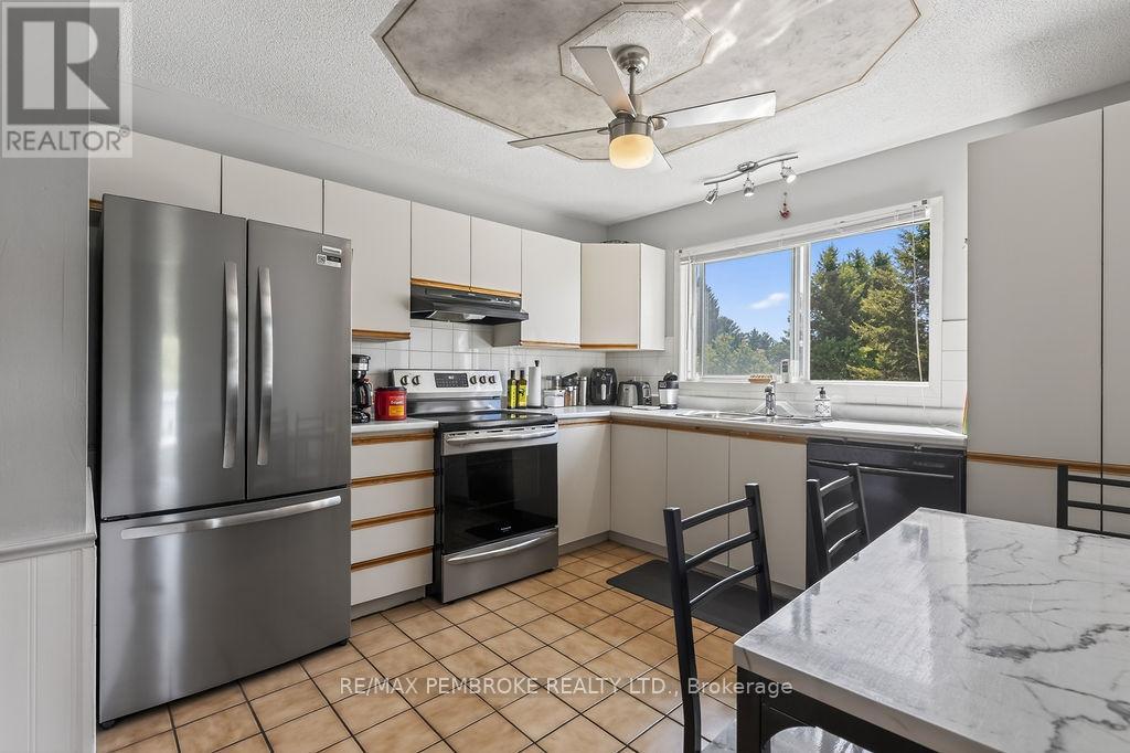 466 Gourley Avenue, Pembroke, ON