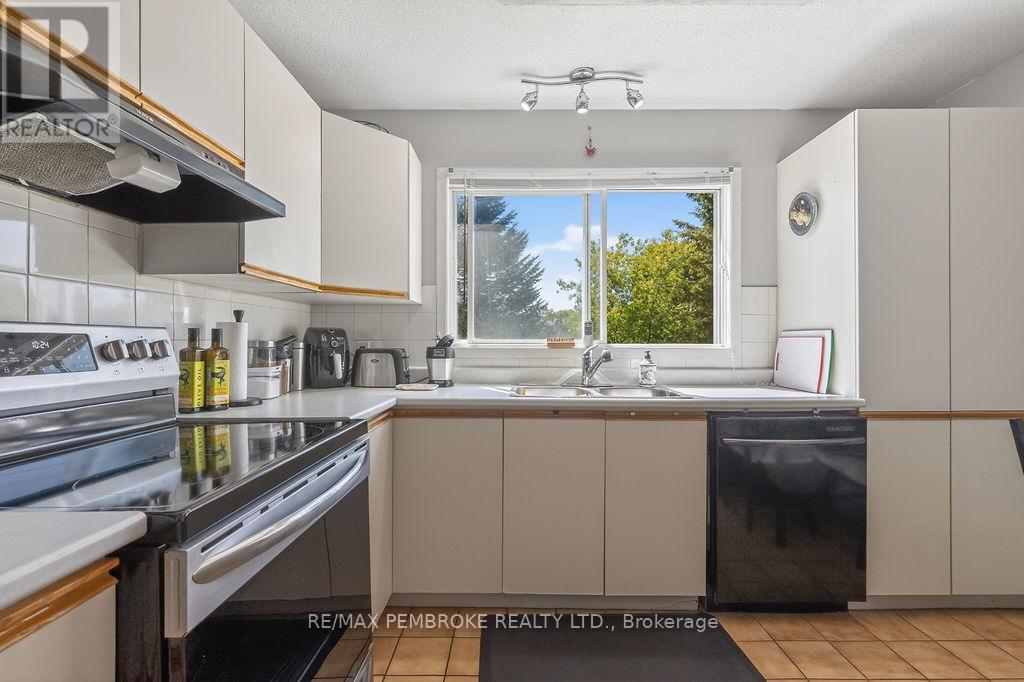 466 Gourley Avenue, Pembroke, ON