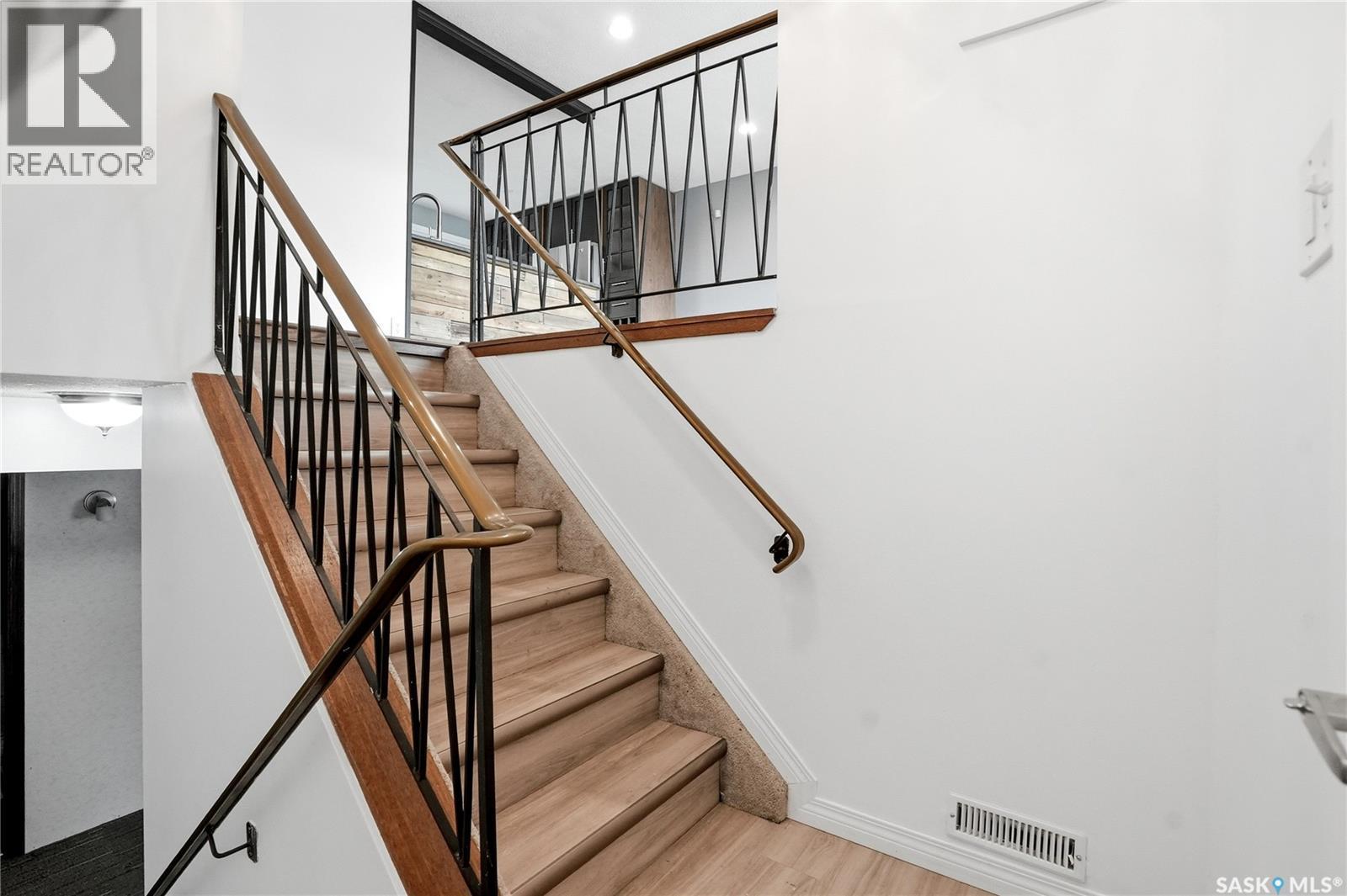 424 Dalhousie Crescent, Saskatoon, SK