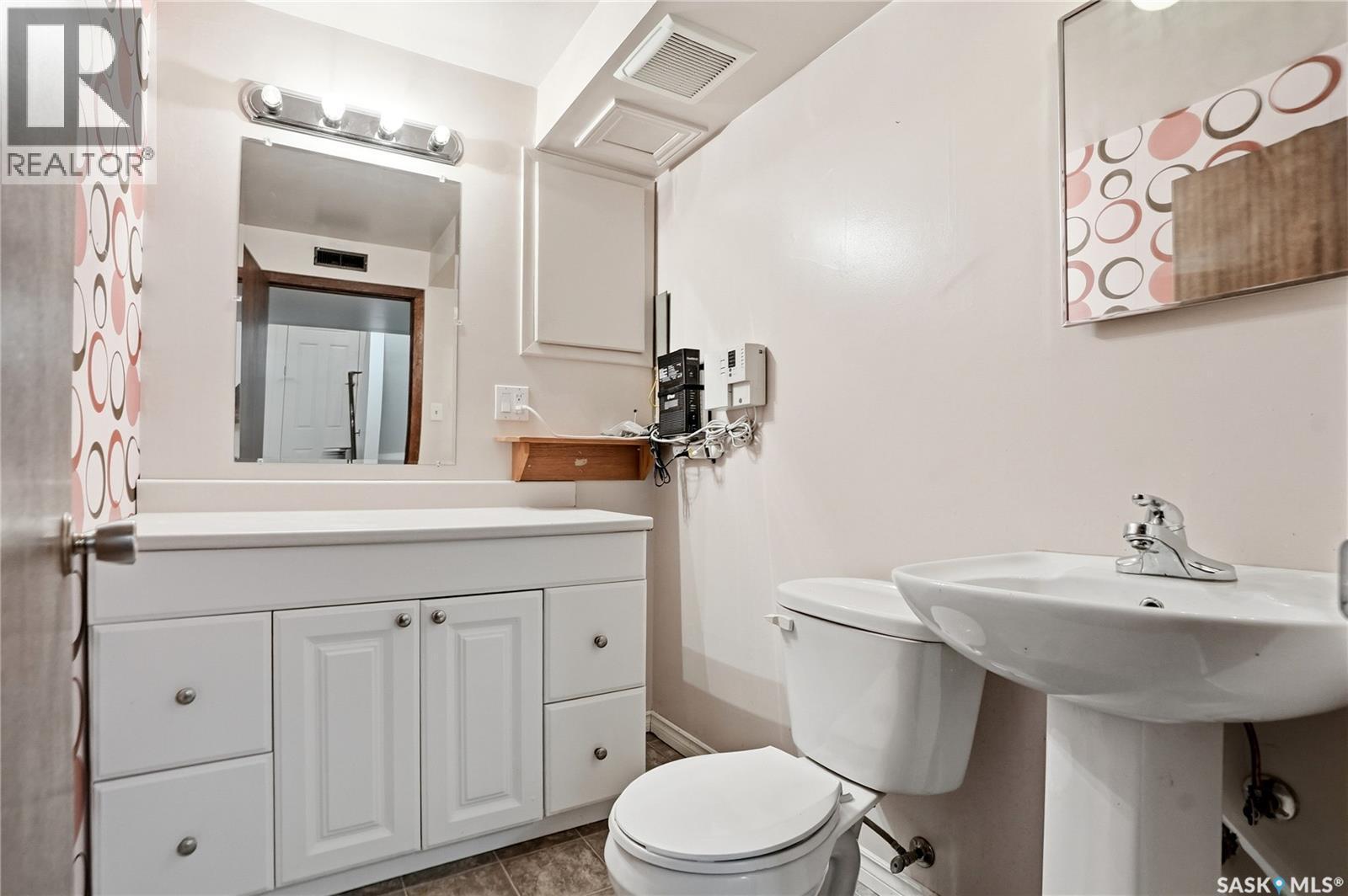 424 Dalhousie Crescent, Saskatoon, SK