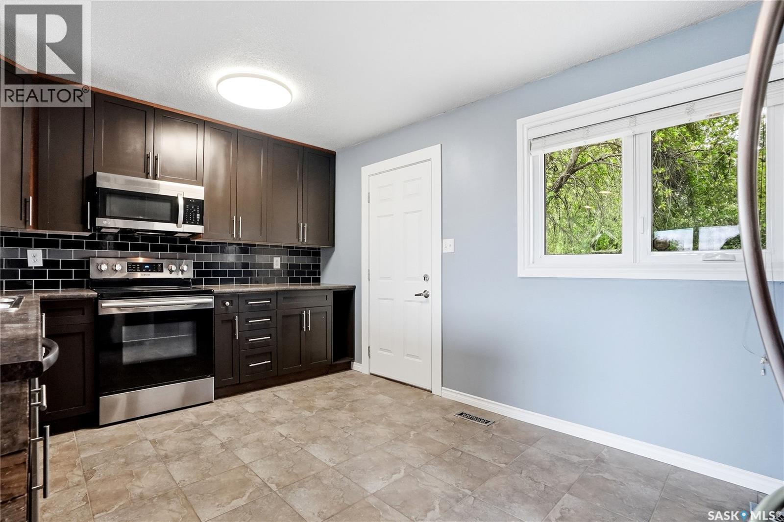 424 Dalhousie Crescent, Saskatoon, SK