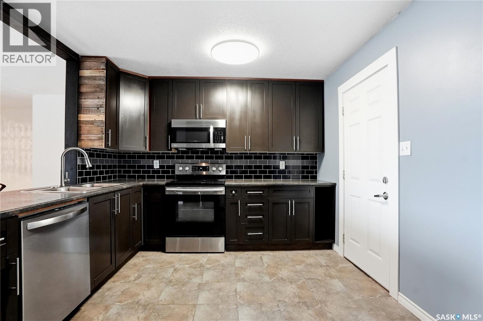 424 Dalhousie Crescent, Saskatoon, SK