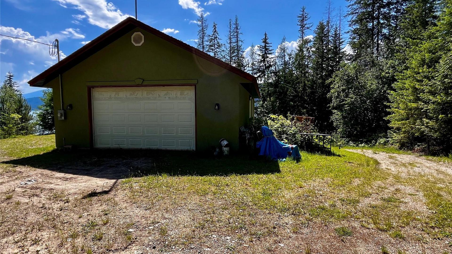 620 Applegrove Road, Fauquier, BC - Outdoor