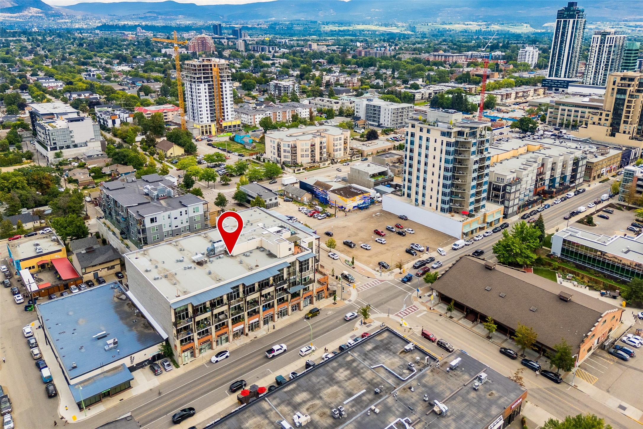 214-1289 Ellis Street, Kelowna, BC - Outdoor With View