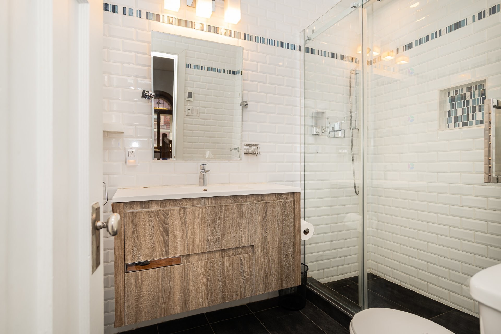 Bathroom - 3829 Av. Draper, Montréal (Côte-Des-Neiges/Notre-Dame-De-Grâce), QC - Indoor Photo Showing Bathroom