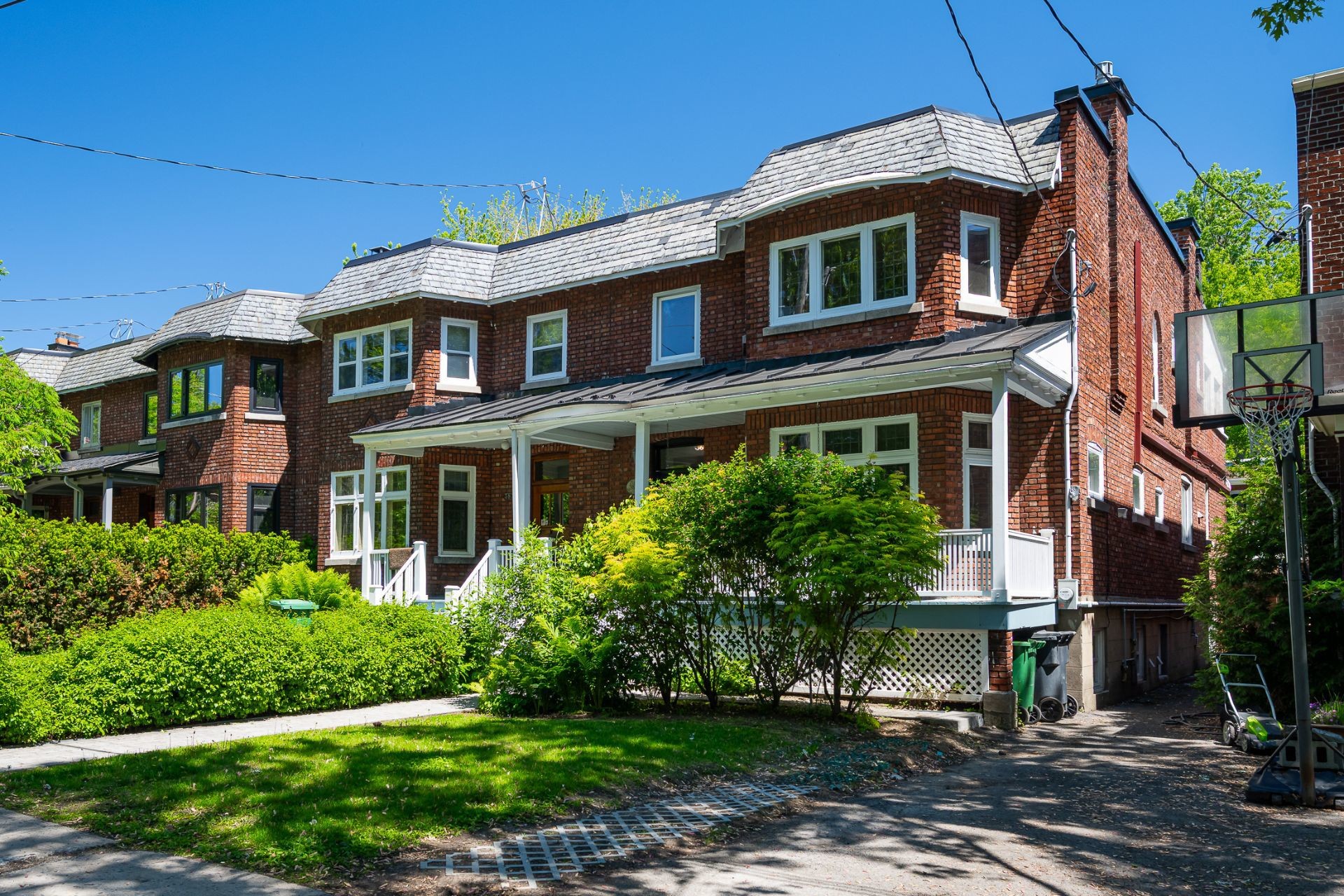 Front of Structure - 3829 Av. Draper, Montréal (Côte-Des-Neiges/Notre-Dame-De-Grâce), QC - Outdoor With Deck Patio Veranda