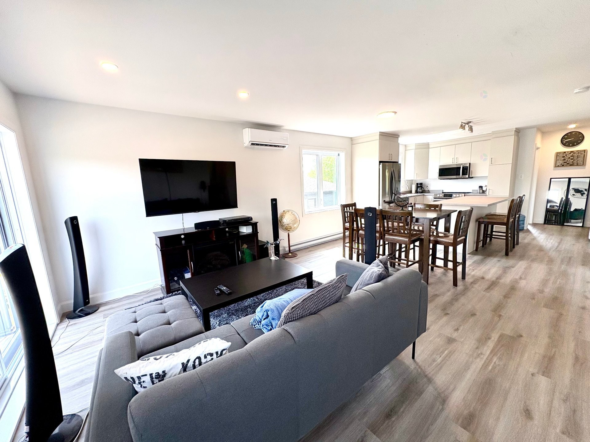 Salon - 5-666 Av. Ste-Bernadette, Rouyn-Noranda, QC - Indoor Photo Showing Living Room
