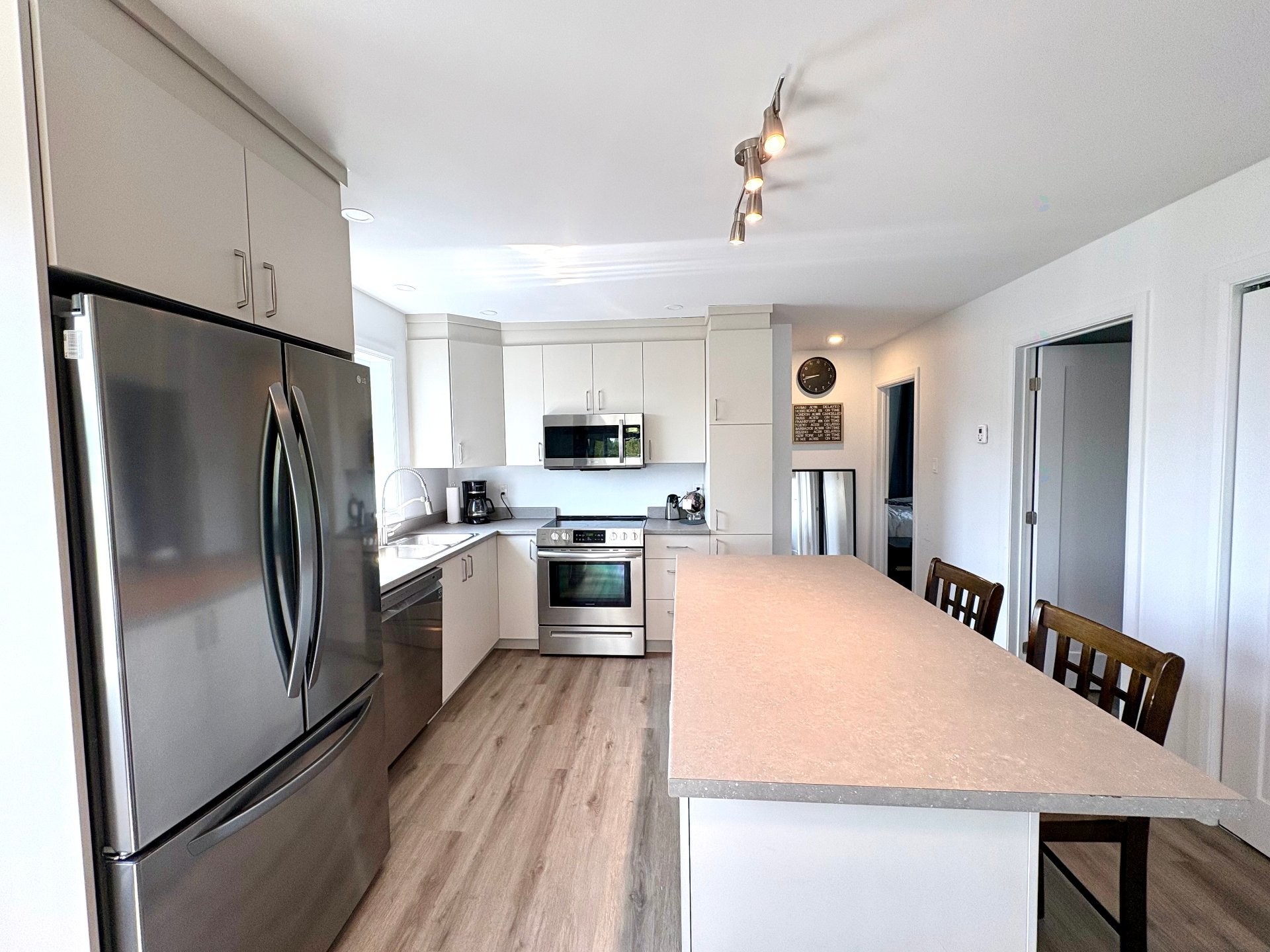 Cuisine - 5-666 Av. Ste-Bernadette, Rouyn-Noranda, QC - Indoor Photo Showing Kitchen