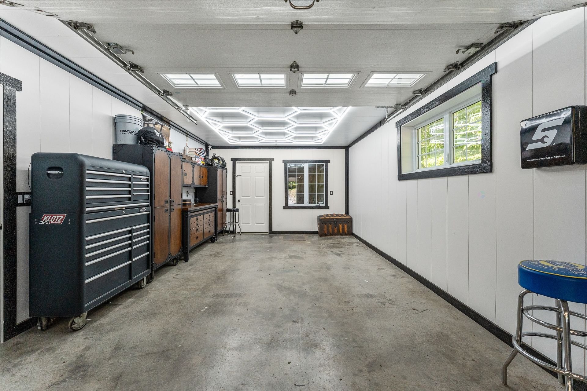 Garage - 975 Rg St-Henri, Saint-Armand, QC - Indoor Photo Showing Garage