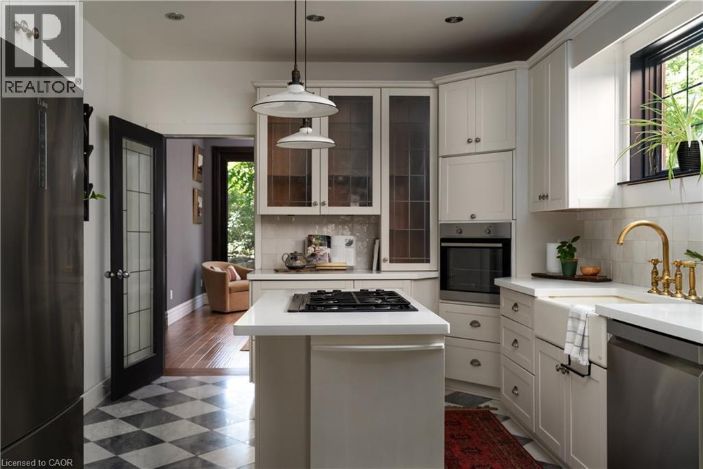 163 Duke Street, Hamilton, ON - Indoor Photo Showing Kitchen