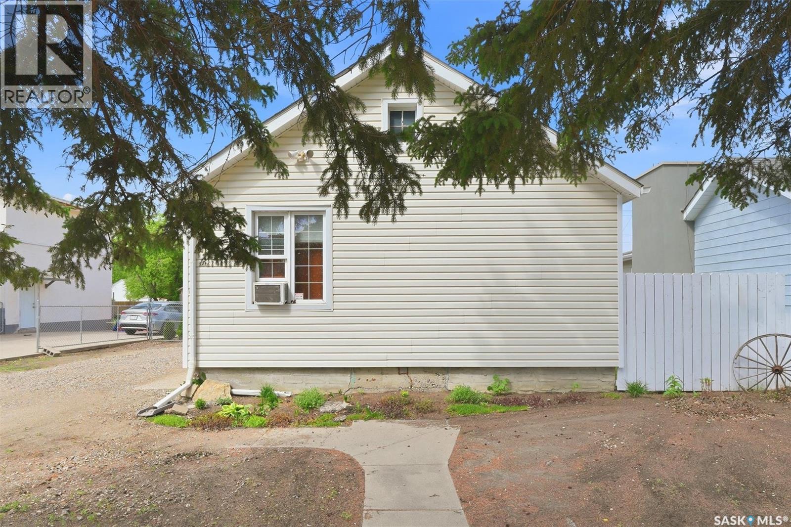 811 O Avenue S, Saskatoon, SK