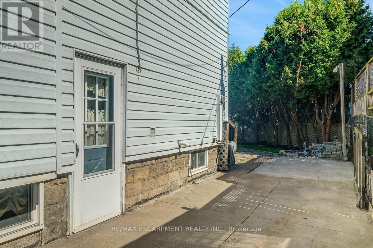14 Niagara Street, Hamilton, ON