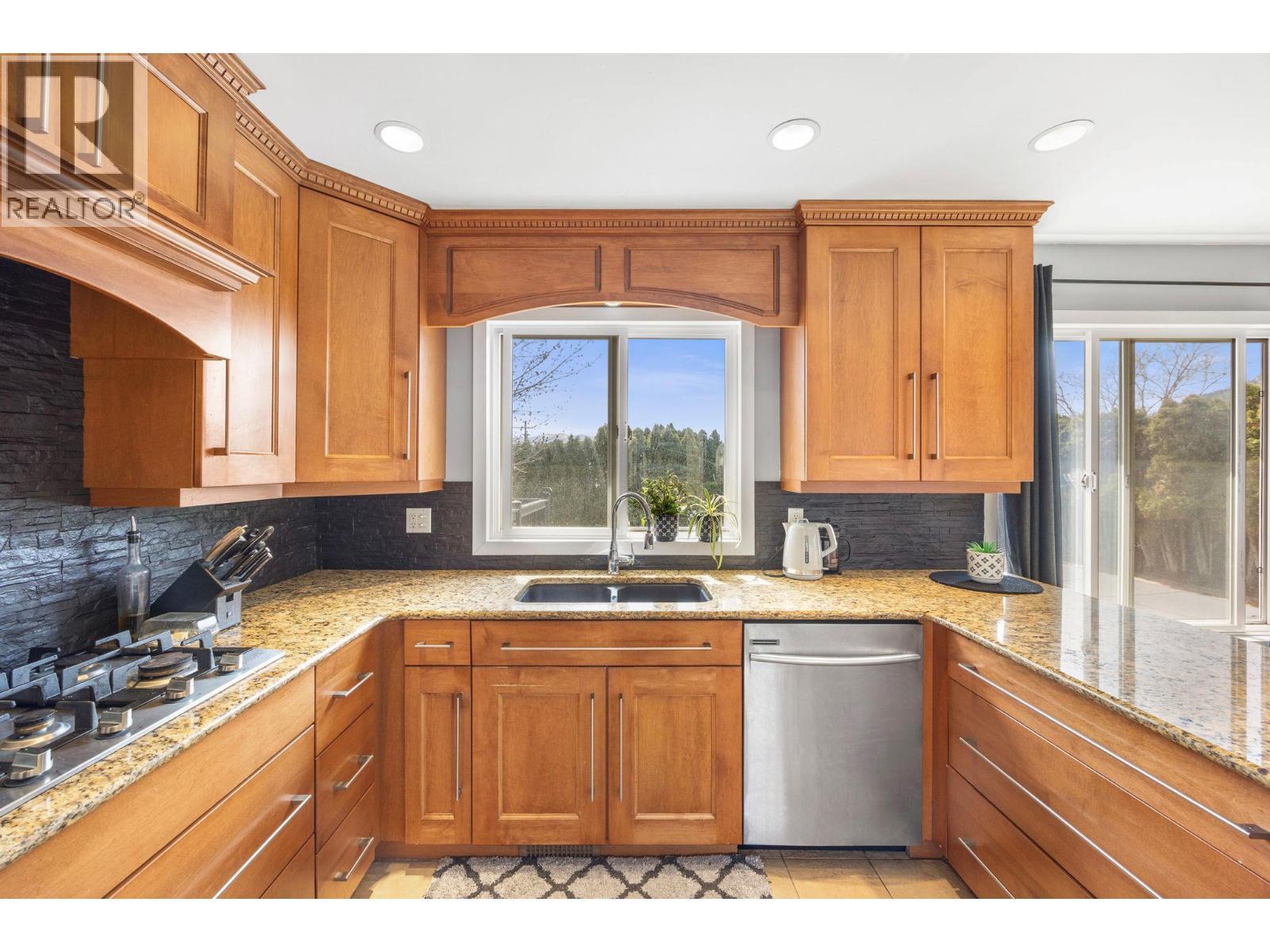2545 Crestview Road, West Kelowna, BC