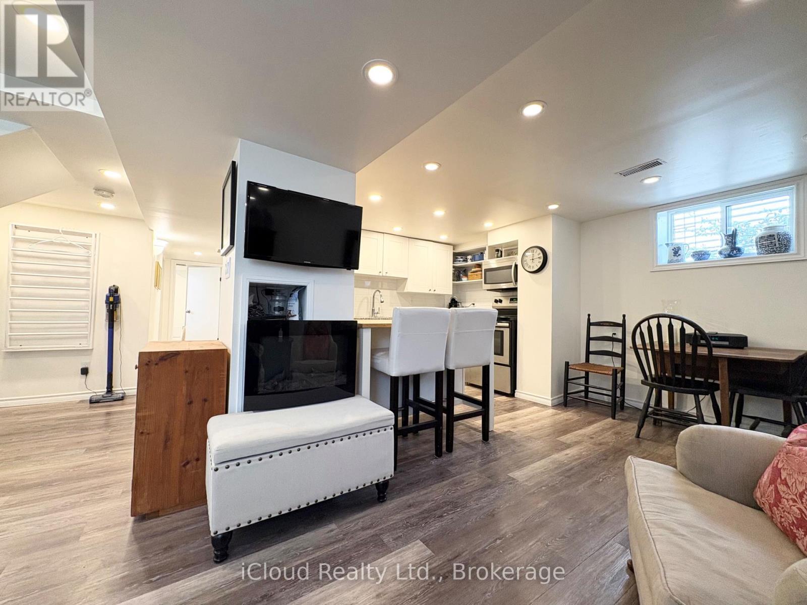 105 East 4Th Street, Hamilton, ON