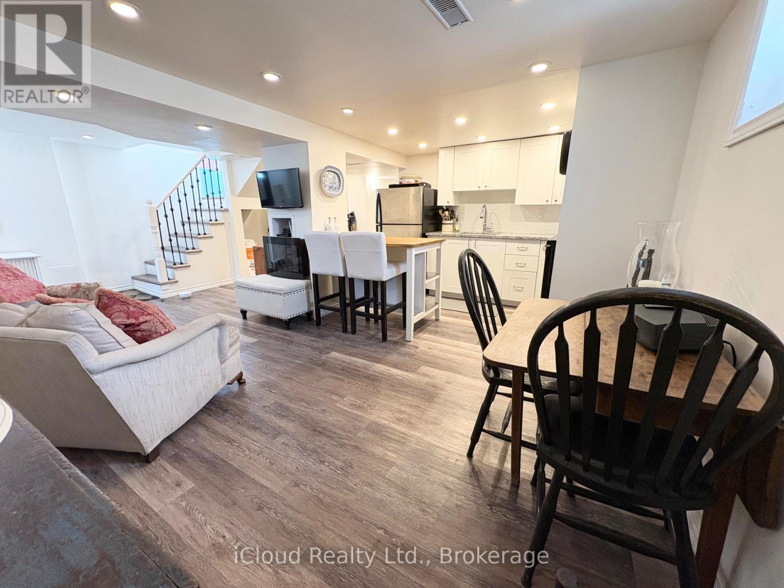 105 East 4Th Street, Hamilton, ON