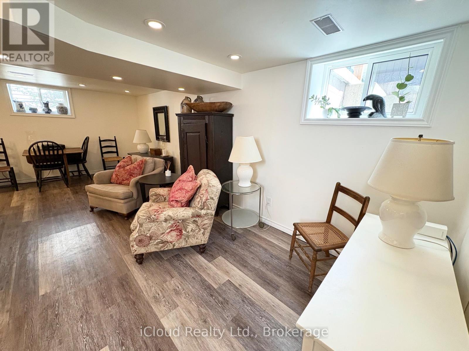 105 East 4Th Street, Hamilton, ON