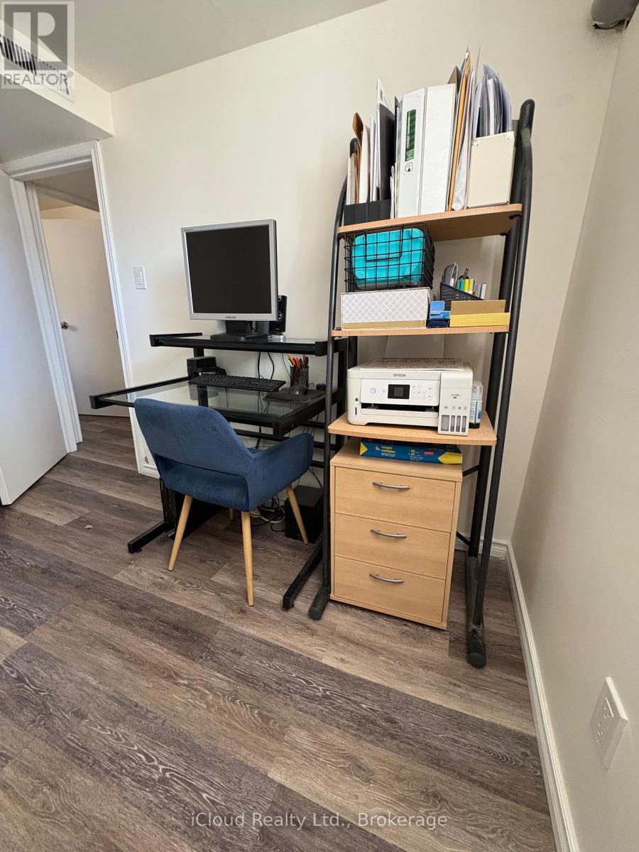 Den can be office - 105 East 4Th Street, Hamilton, ON