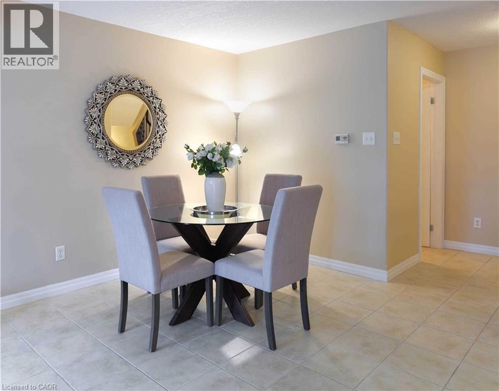 523 Windflower Crescent, Kitchener, ON - Indoor Photo Showing Dining Room