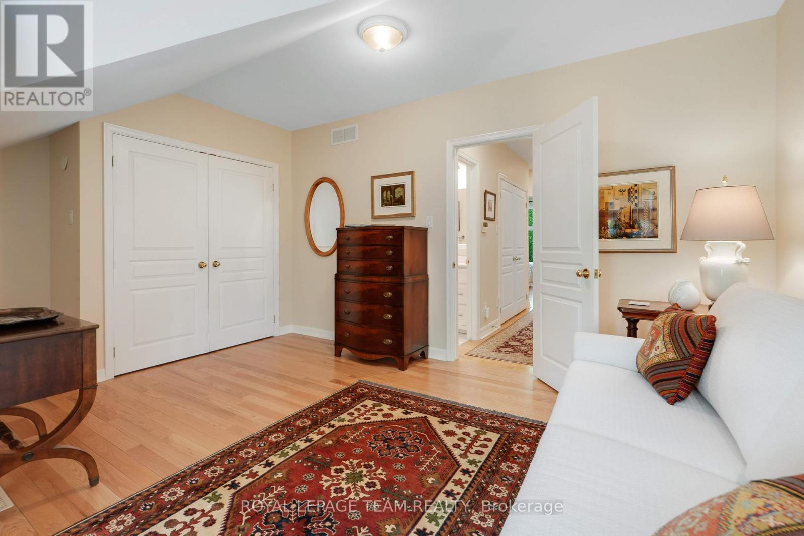 SECOND BEDROOM WITH DOUBLE CLOSET - 13 Oak Park Private, Ottawa, ON - Indoor Photo Showing Other Room
