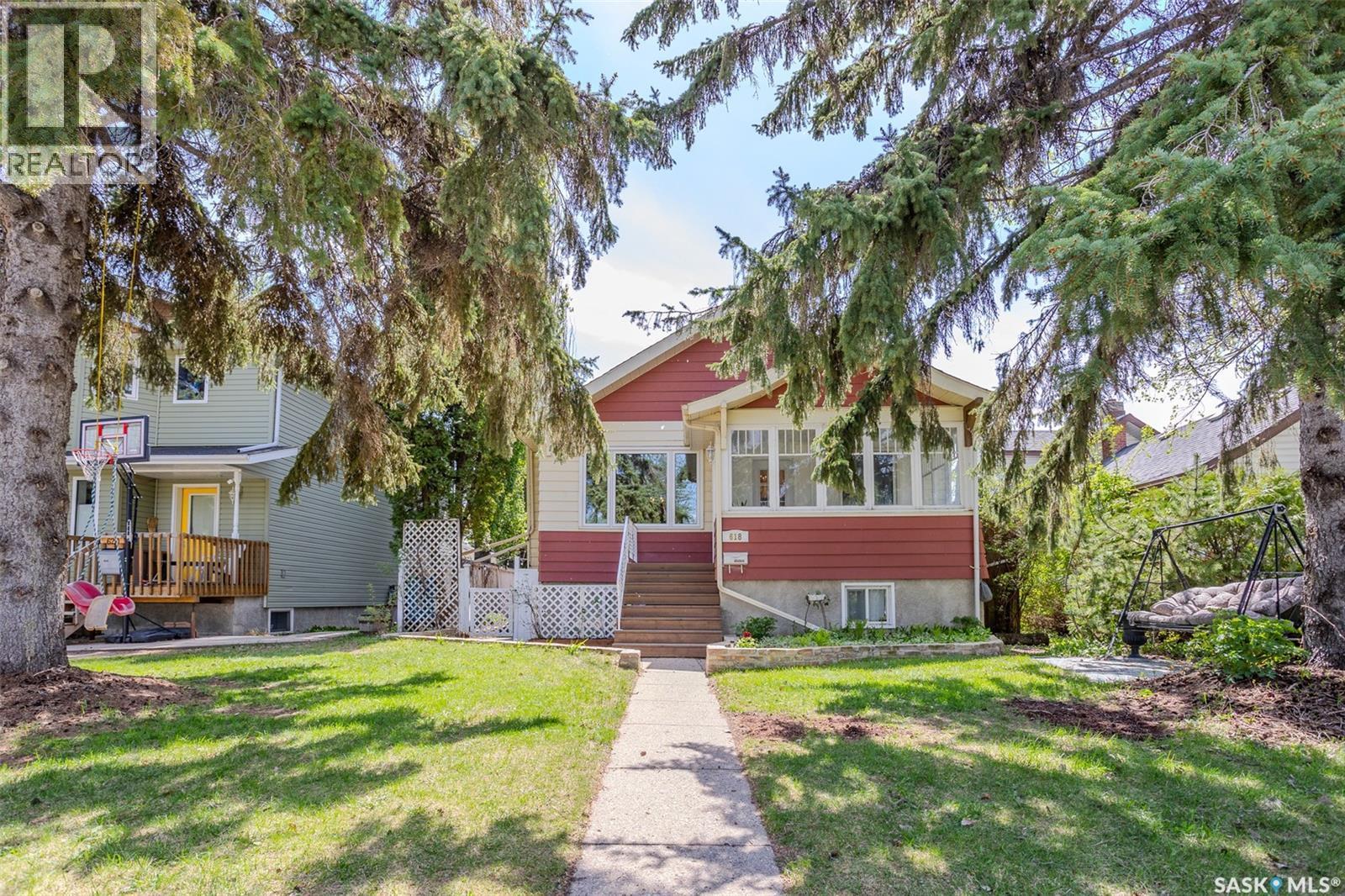 618 3Rd Street E, Saskatoon, SK
