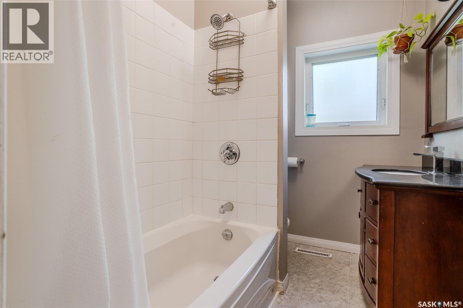 618 3Rd Street E, Saskatoon, SK