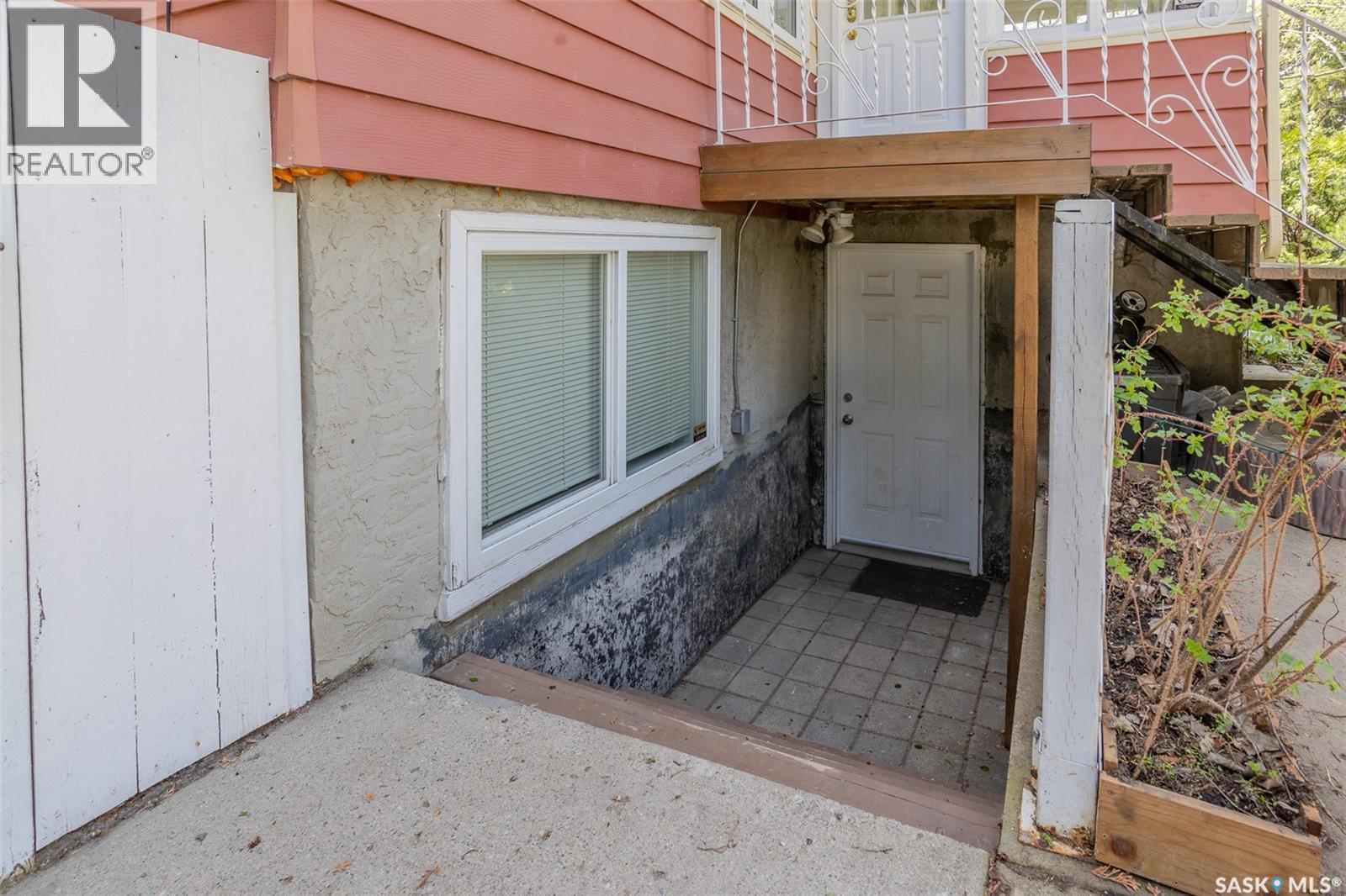 618 3Rd Street E, Saskatoon, SK