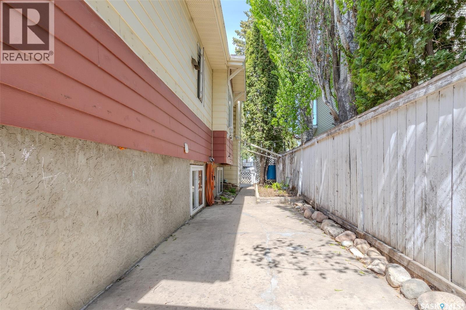 618 3Rd Street E, Saskatoon, SK