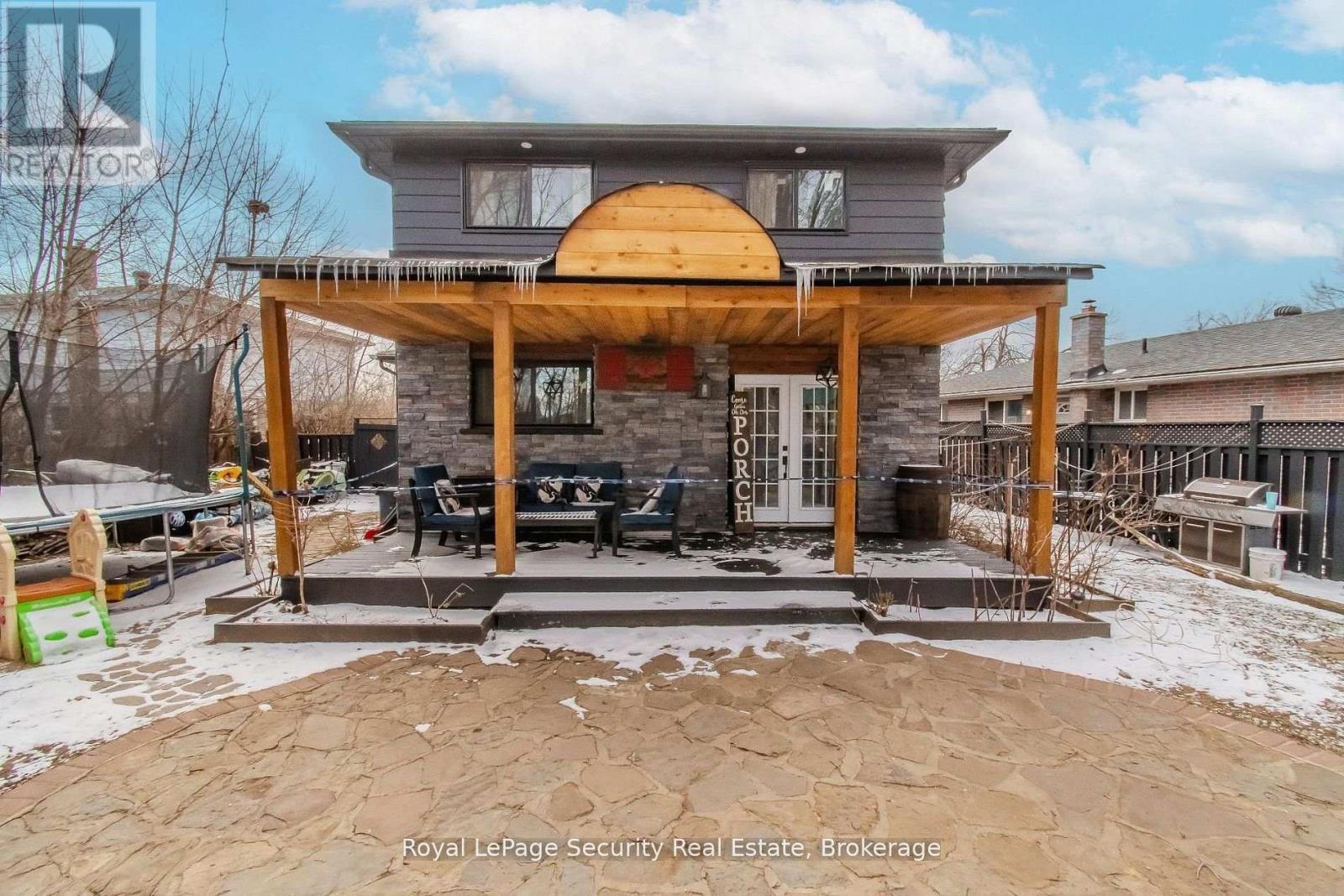 73 College Crescent, Barrie, ON - Outdoor