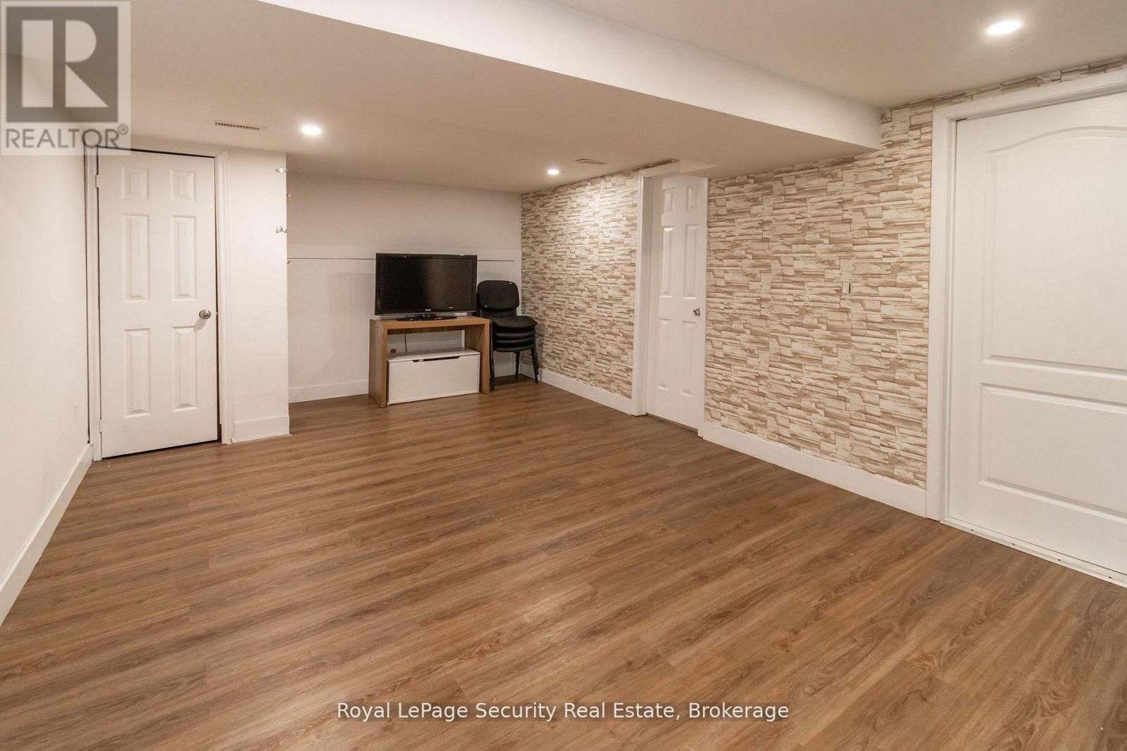 73 College Crescent, Barrie, ON - Indoor