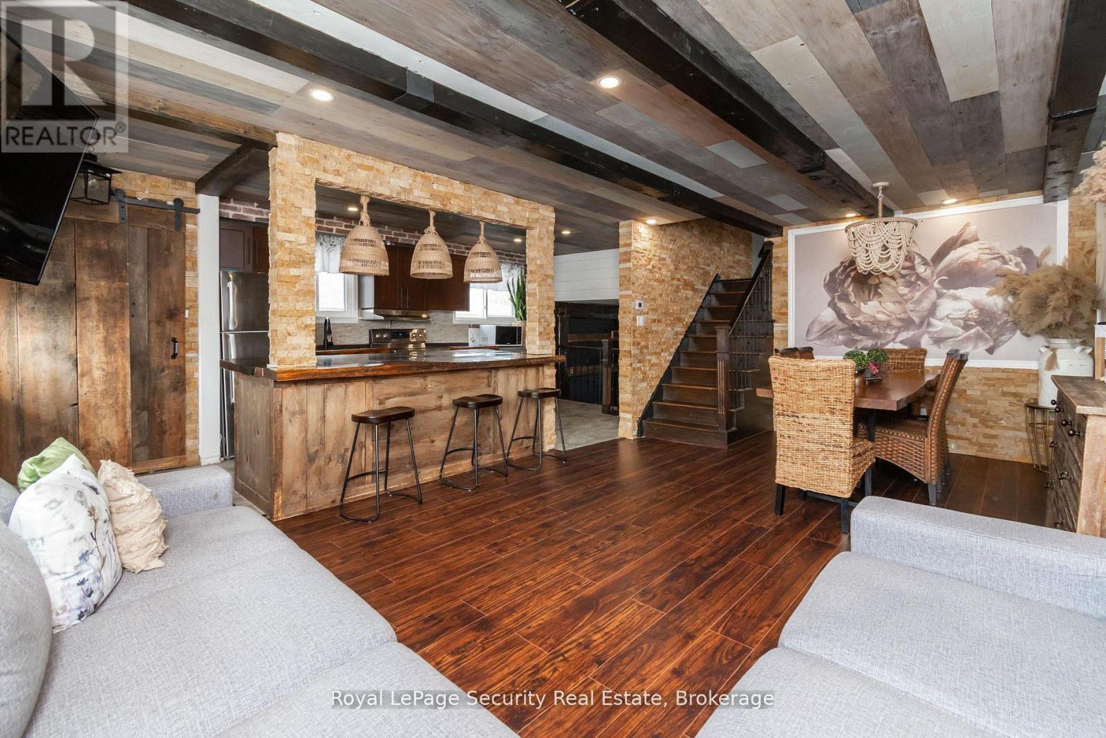 73 College Crescent, Barrie, ON - Indoor
