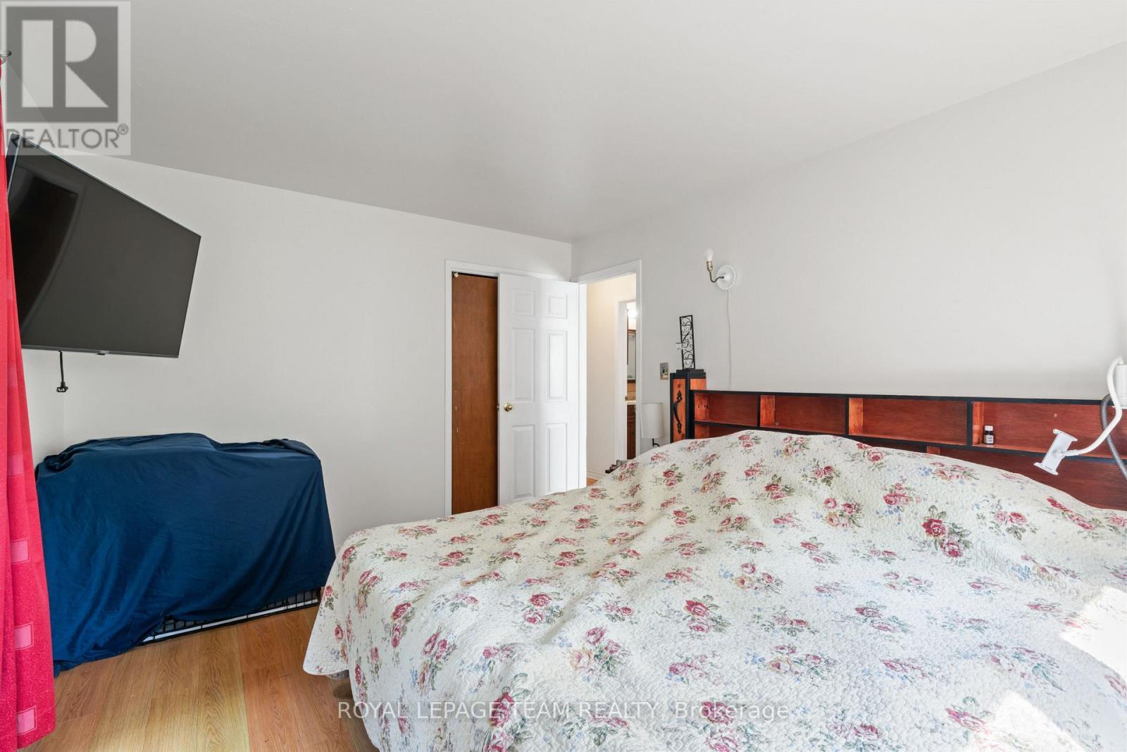 5687 Cherry Street, South Dundas, ON - Indoor Photo Showing Bedroom