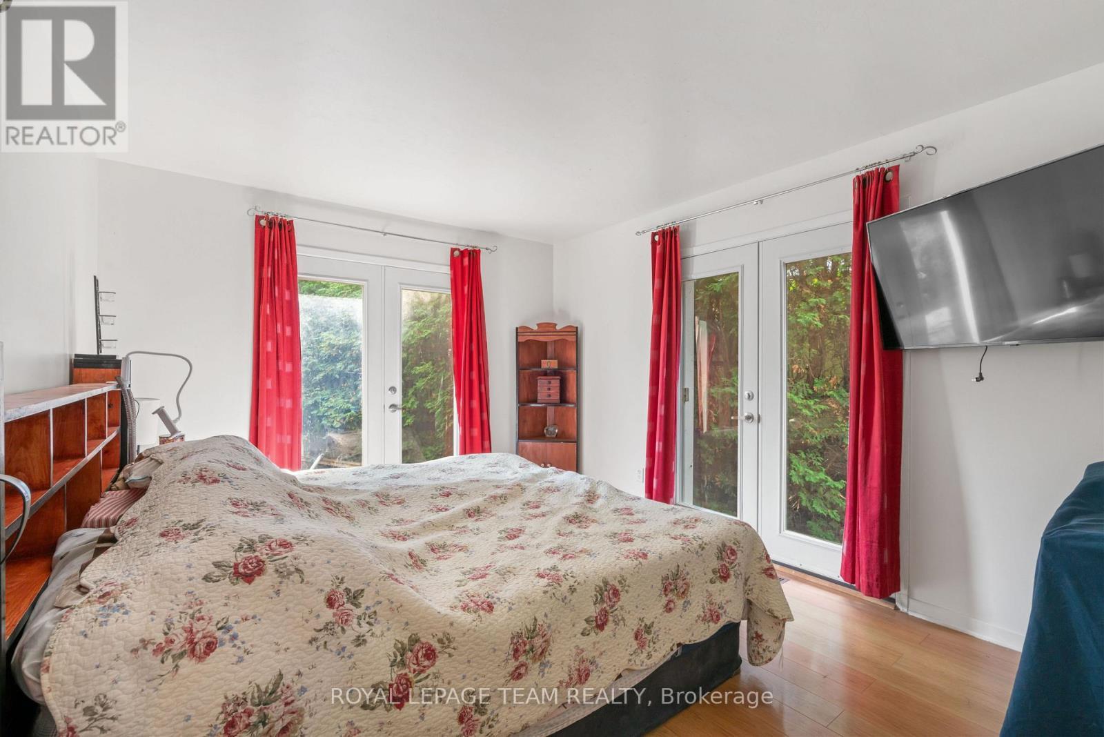 5687 Cherry Street, South Dundas, ON - Indoor Photo Showing Bedroom