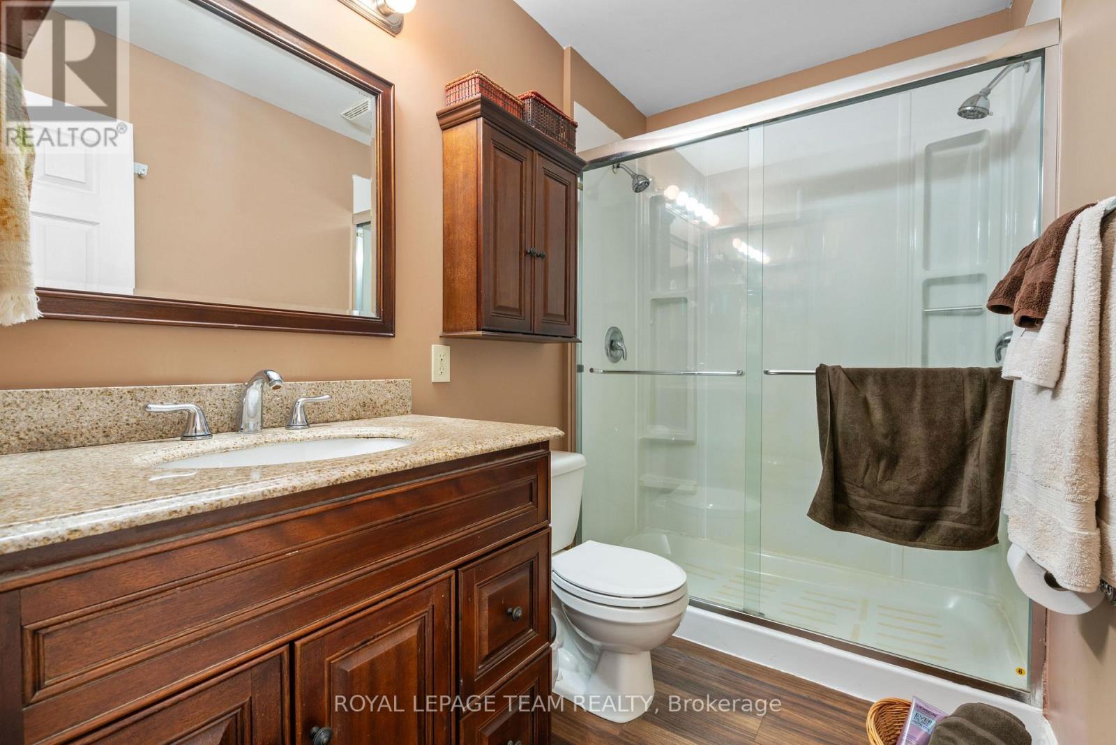 5687 Cherry Street, South Dundas, ON - Indoor Photo Showing Bathroom