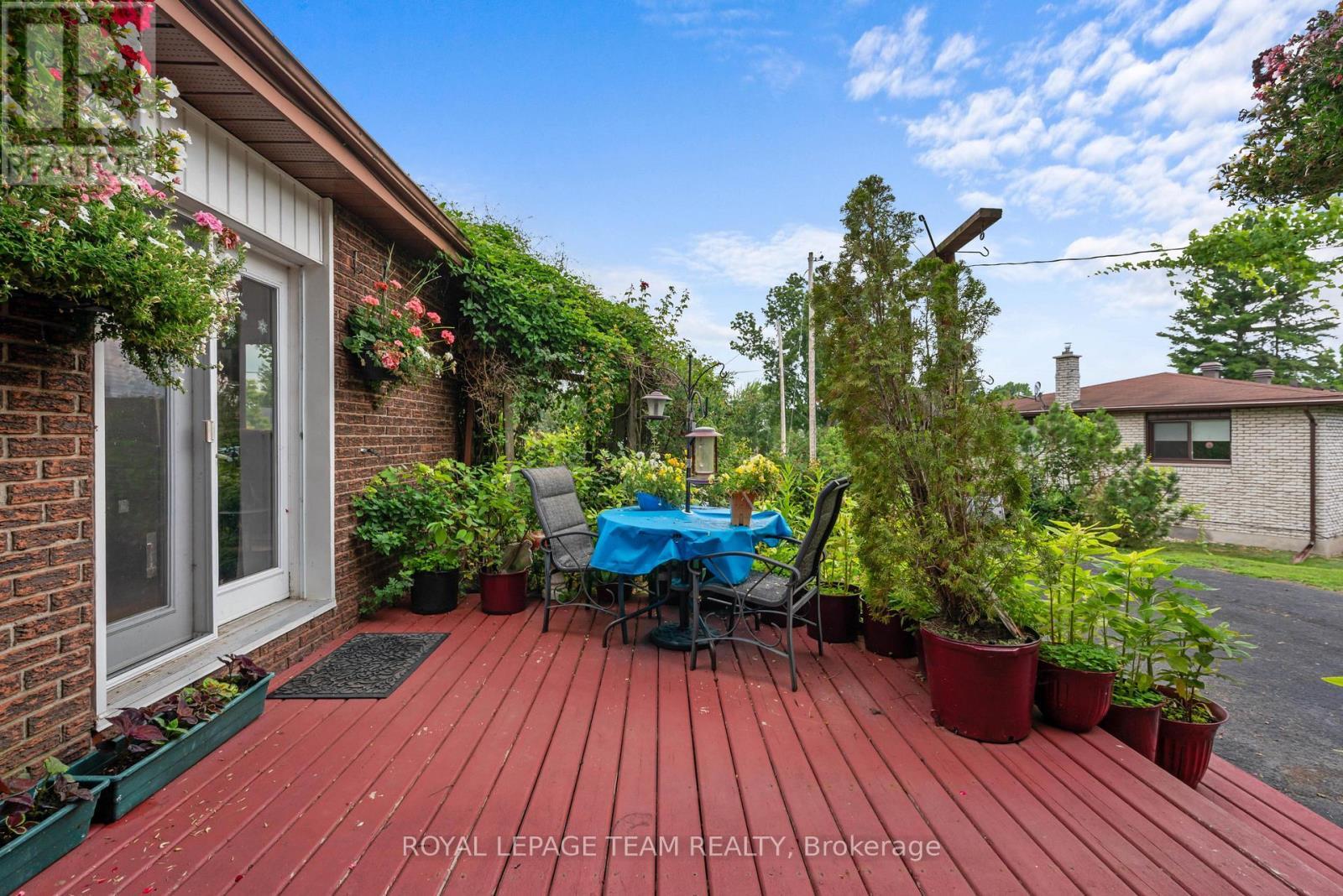 5687 Cherry Street, South Dundas, ON - Outdoor With Deck Patio Veranda With Exterior
