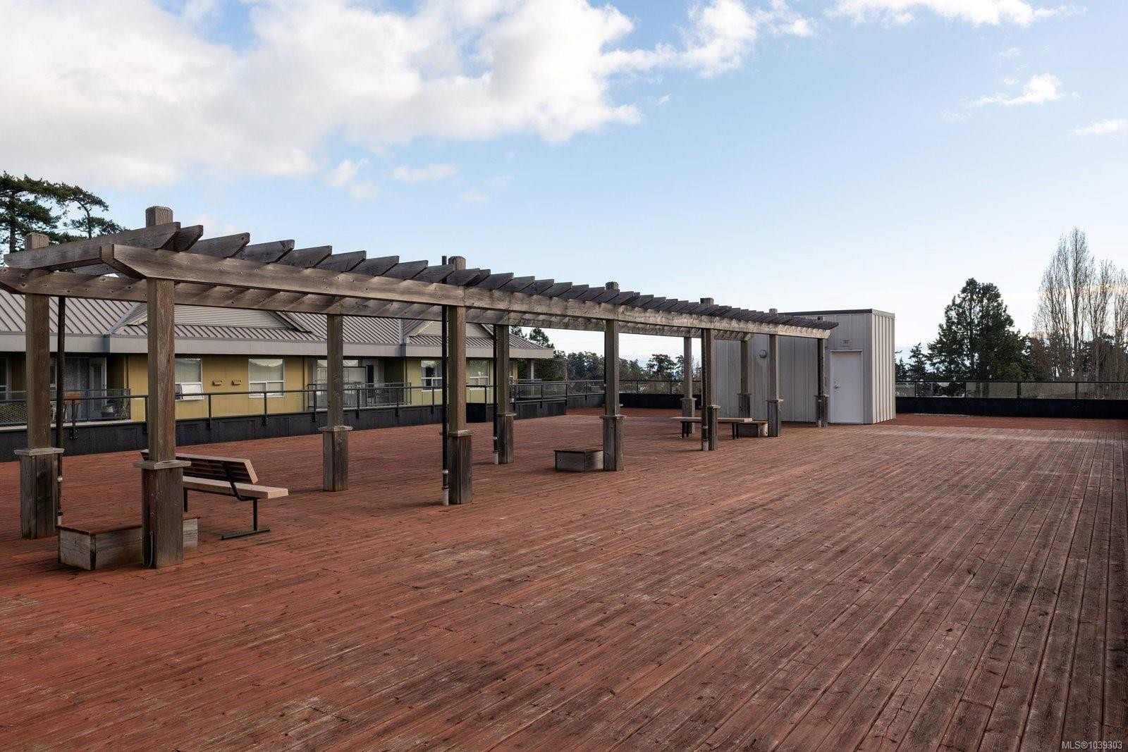 #204-1405 Esquimalt Rd, Esquimalt, BC - Outdoor