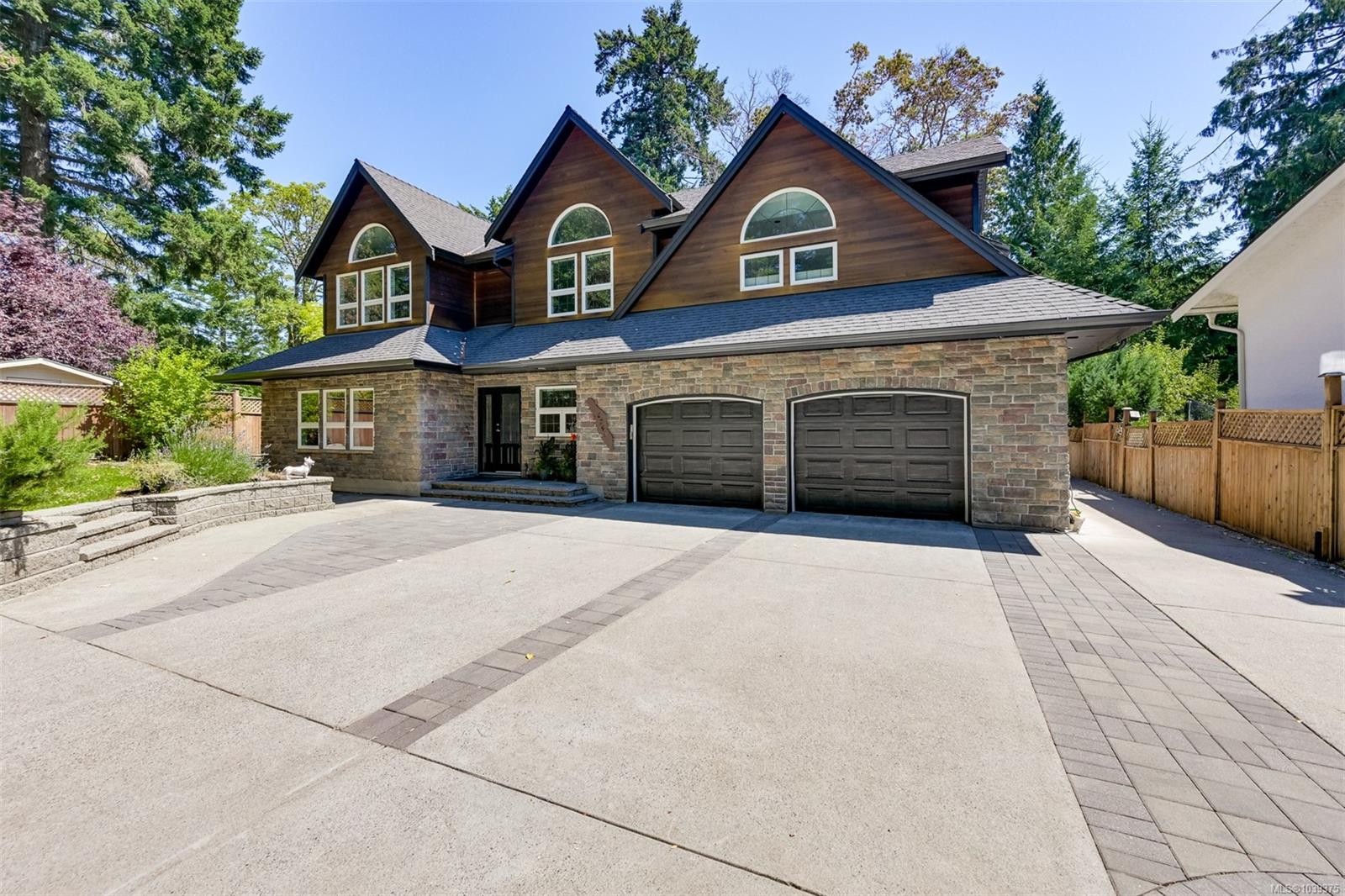 6799 Jedora Dr, Central Saanich, BC