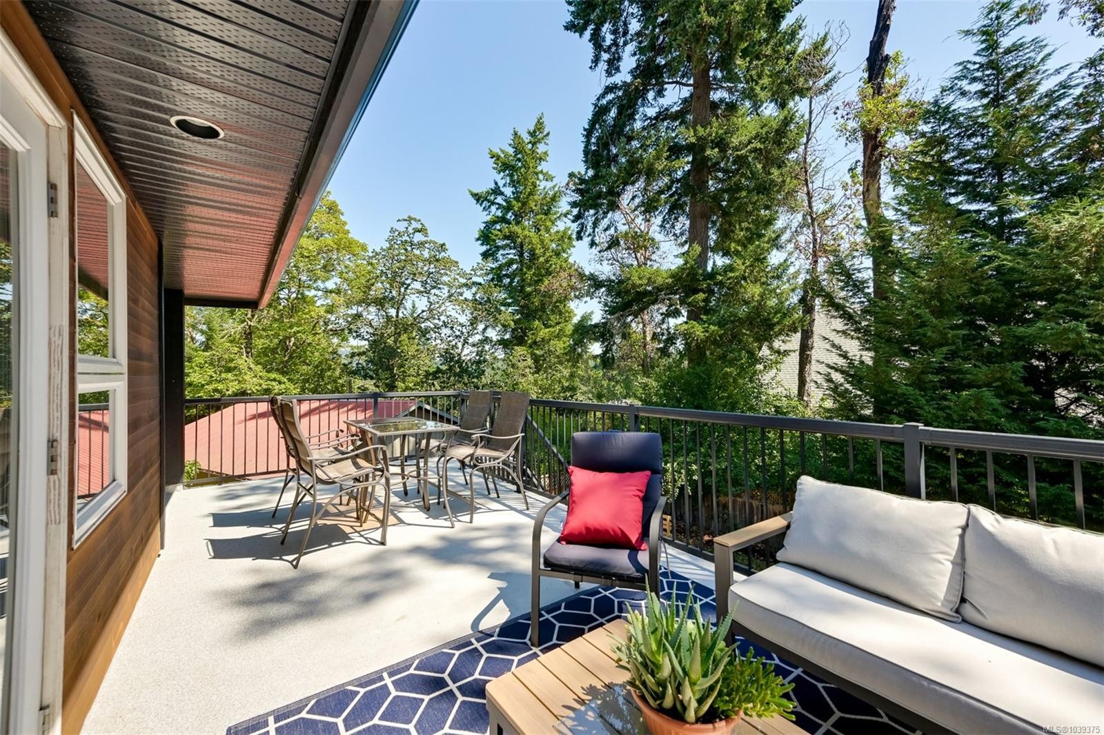 6799 Jedora Dr, Central Saanich, BC