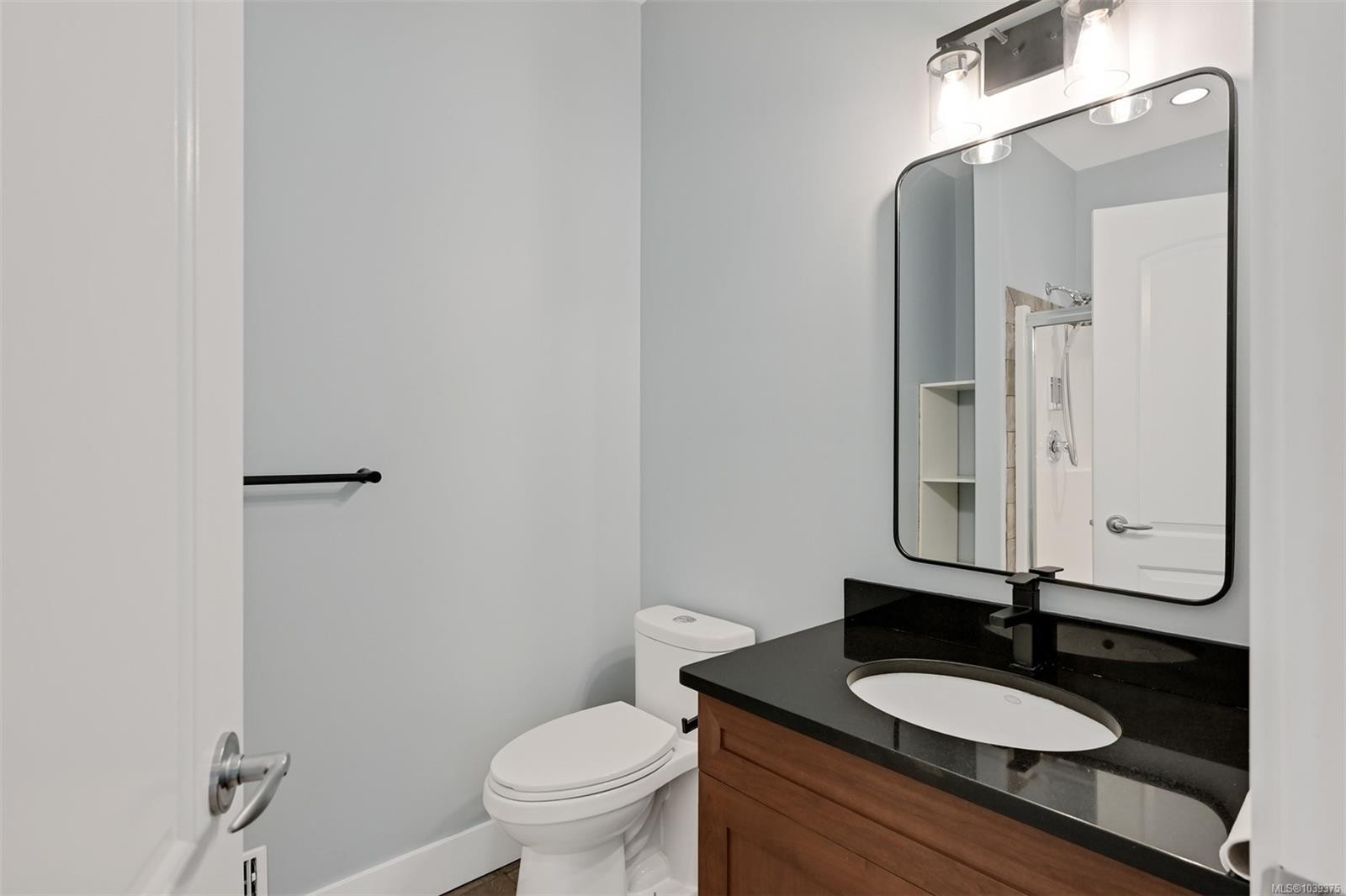 6799 Jedora Dr, Central Saanich, BC