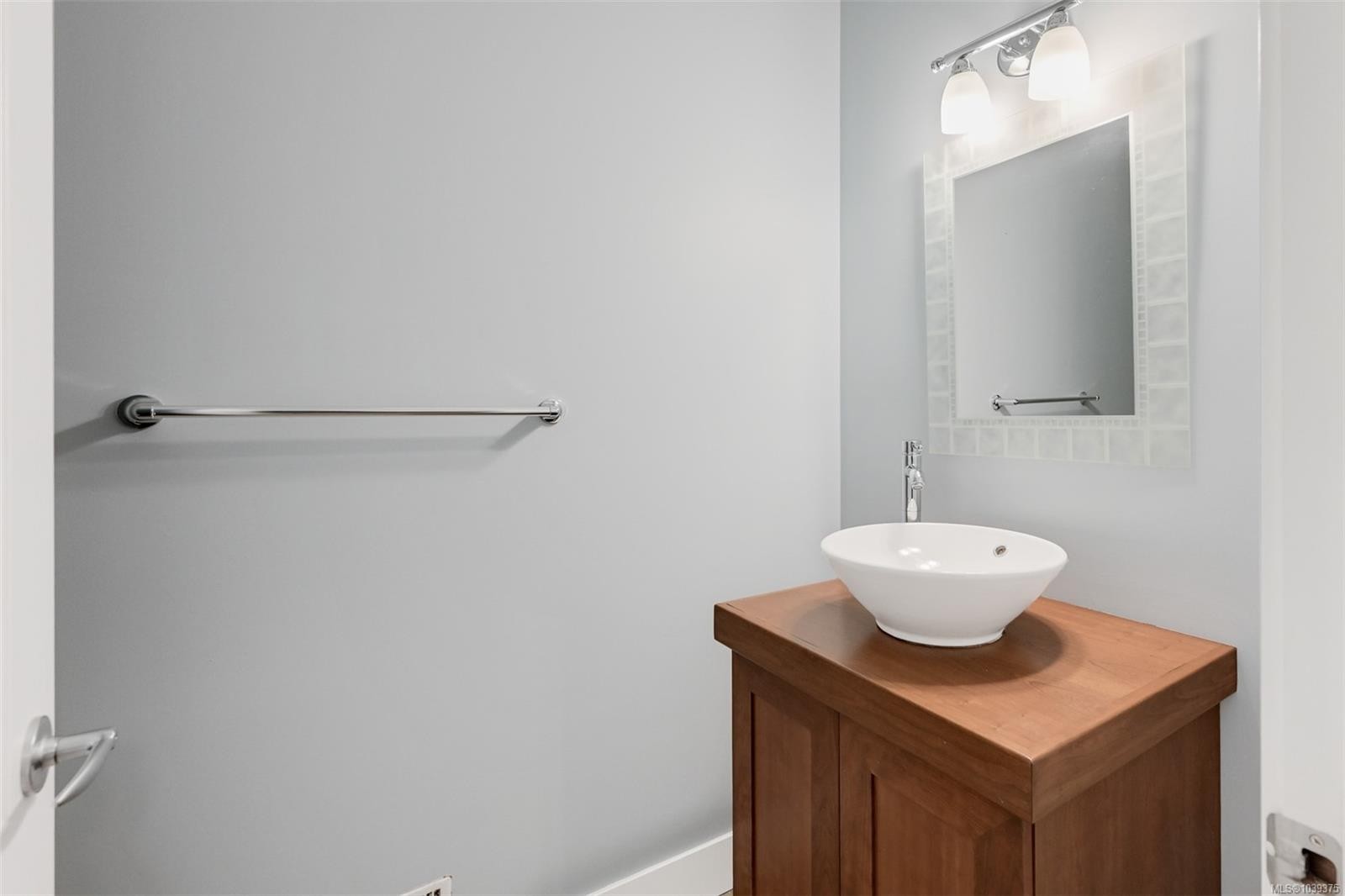6799 Jedora Dr, Central Saanich, BC