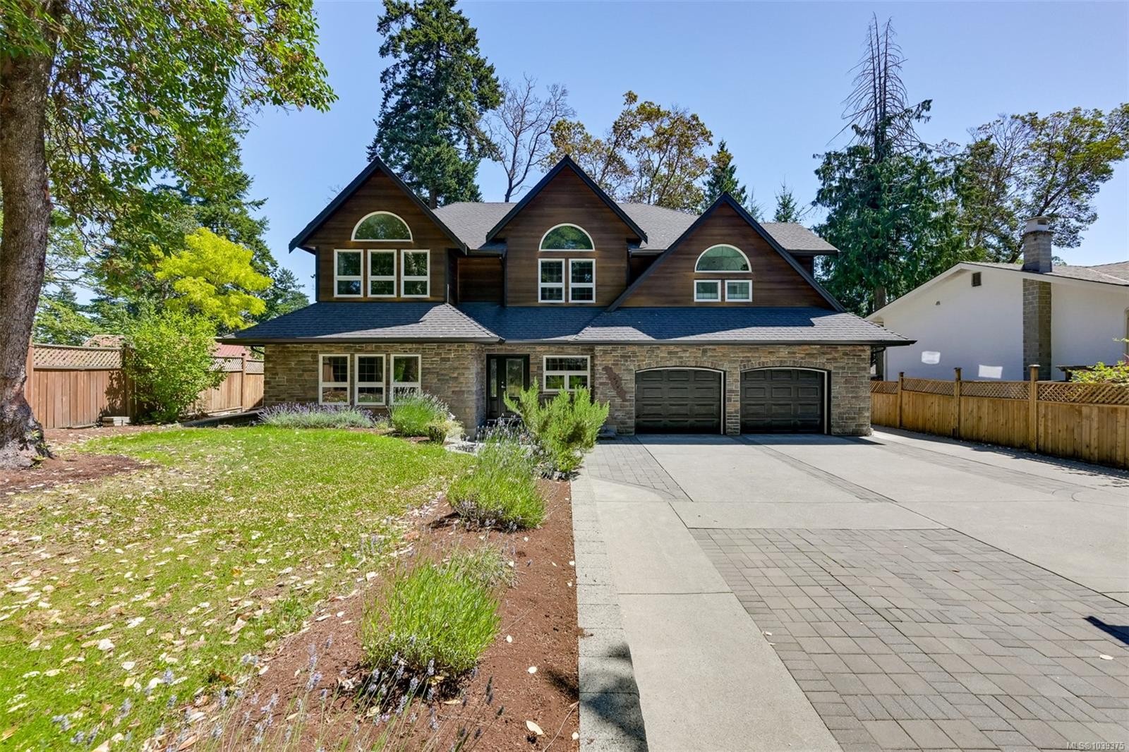 6799 Jedora Dr, Central Saanich, BC