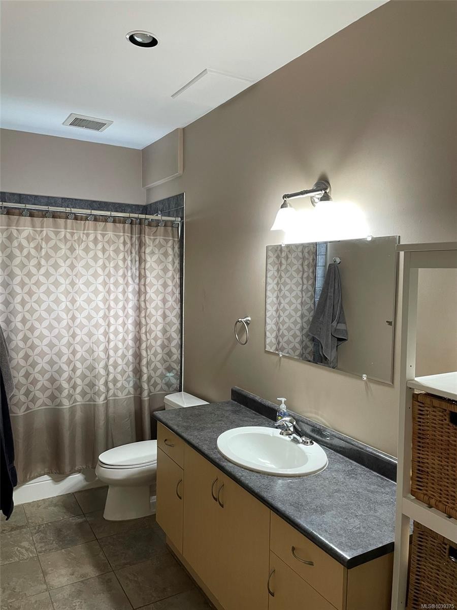 6799 Jedora Dr, Central Saanich, BC