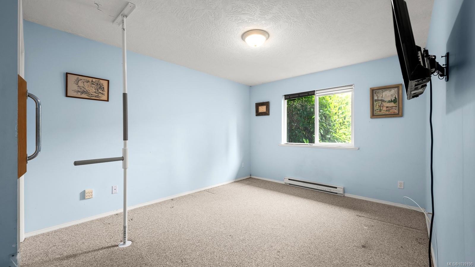 3351 Crescent St, Cumberland, BC