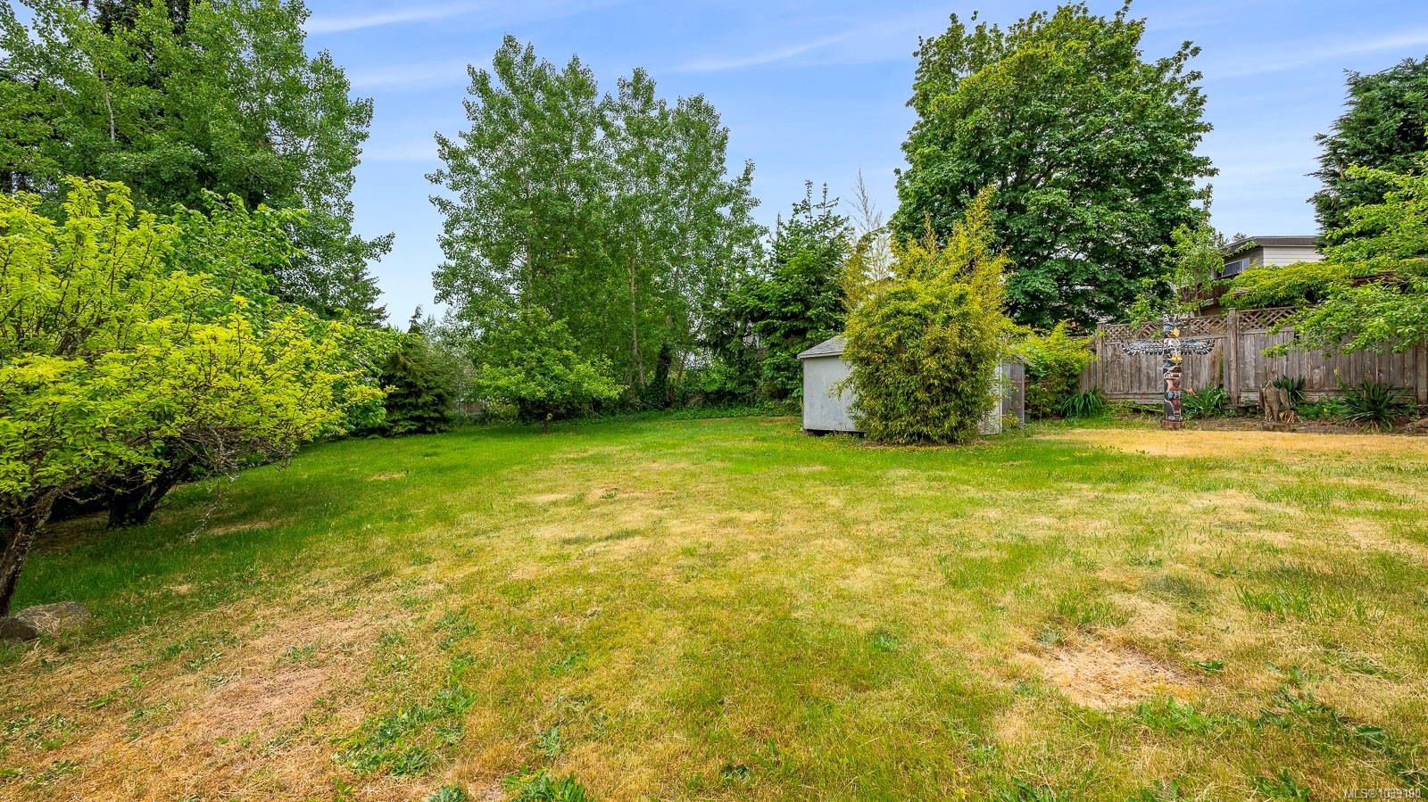 3351 Crescent St, Cumberland, BC