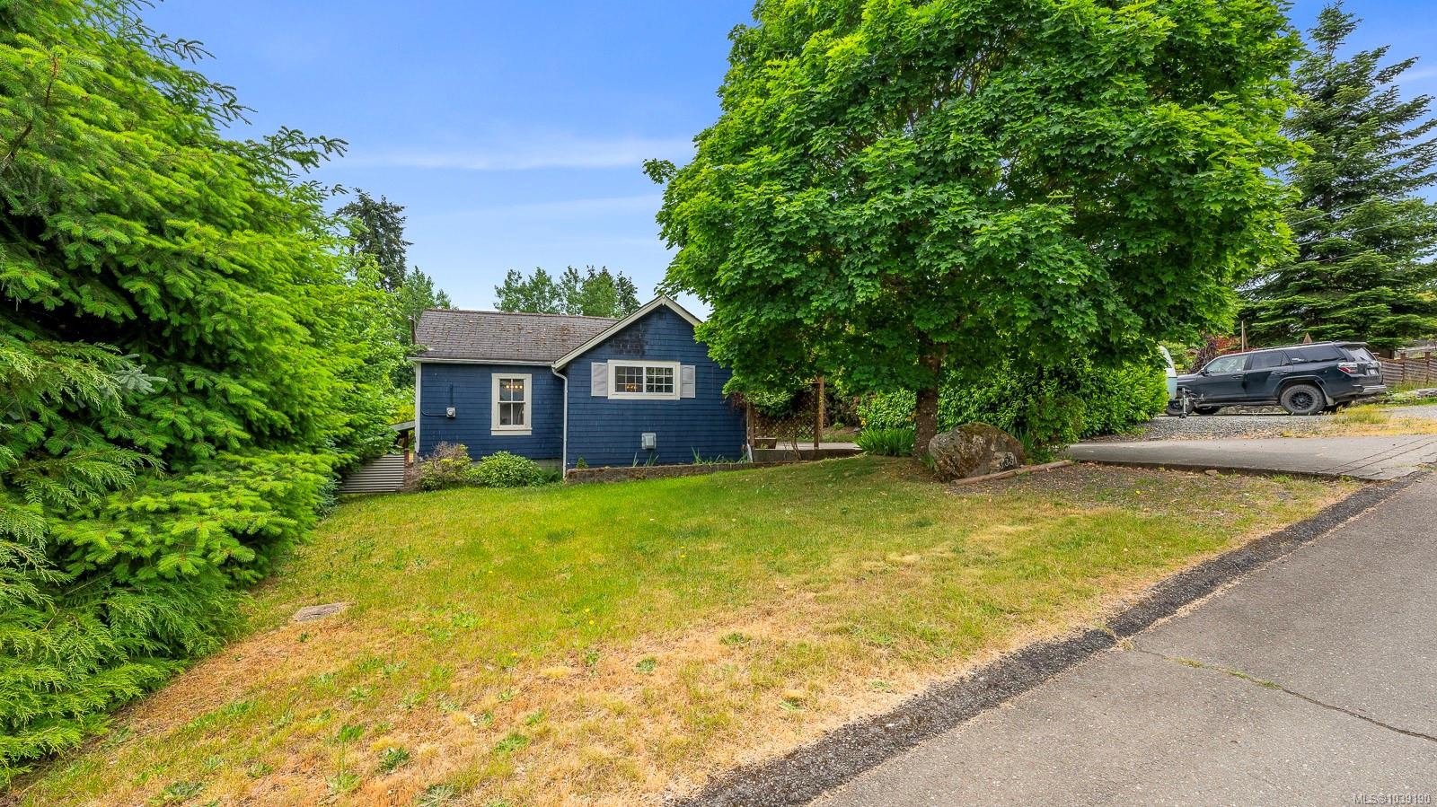 3351 Crescent St, Cumberland, BC