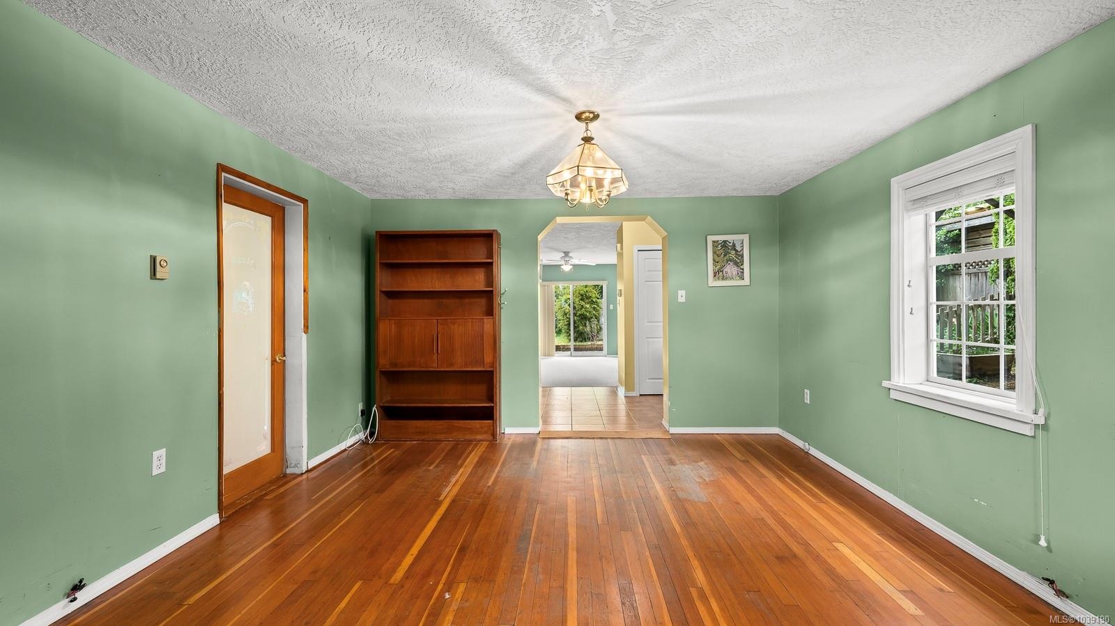 3351 Crescent St, Cumberland, BC