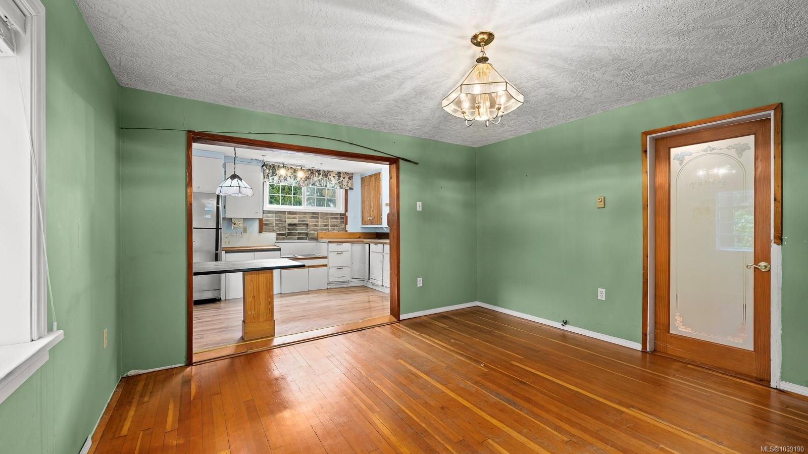 3351 Crescent St, Cumberland, BC